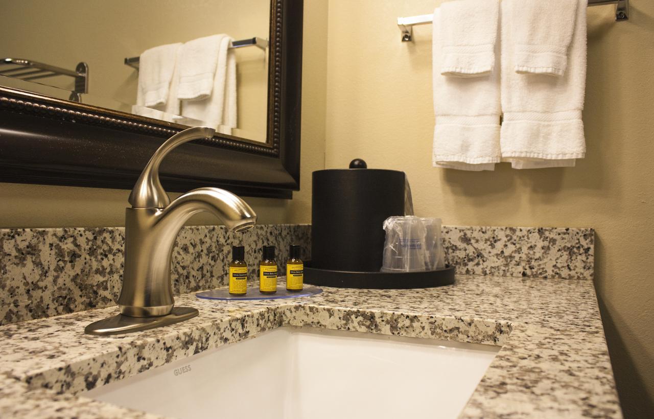 Comfort Inn & Suites Copley Akron Esterno foto